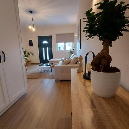 Kentia Fine Living Apartment Kanali  Bagian luar foto